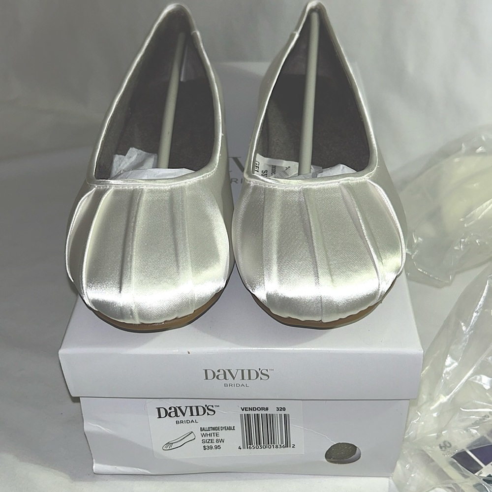 David’s Bridal white Dyeable satin pleated ballet flats 8 W